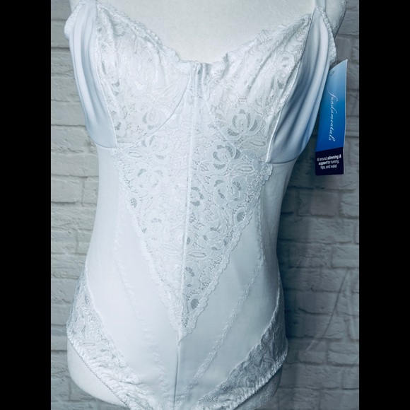White Lace Shapewear Bodysuit sz 36,38, 40, NWT - Picture 4 of 16